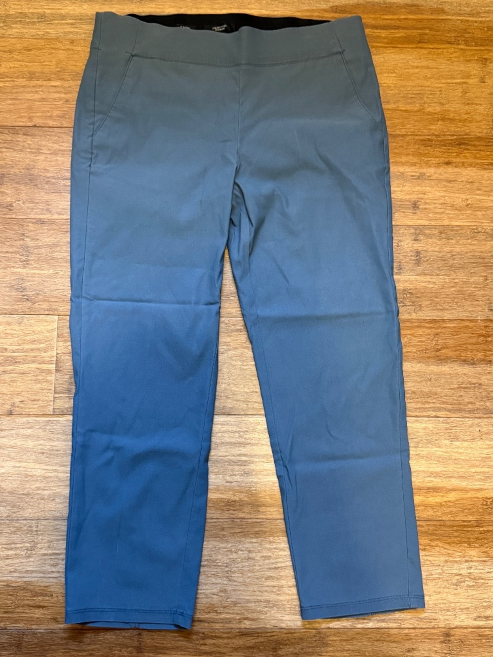 Simply Vera Capri- Like New